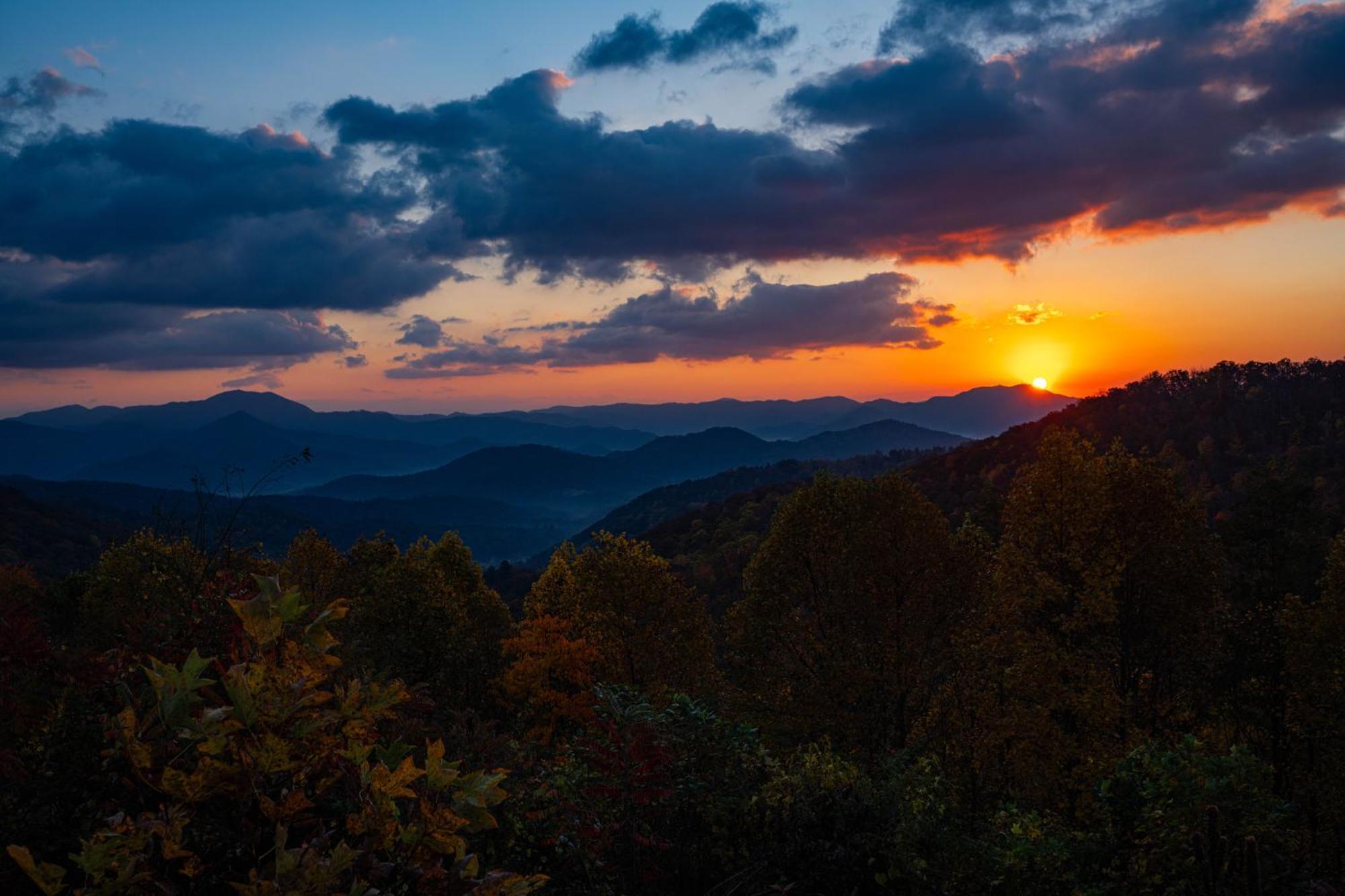 Elk & Embers Mountain Hideaway Hotel Waynesville Exterior photo