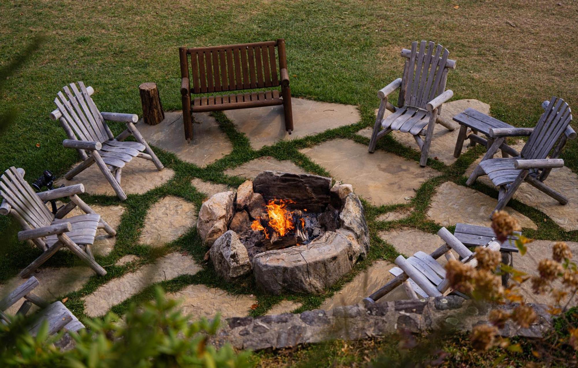 Elk & Embers Mountain Hideaway Hotel Waynesville Exterior photo